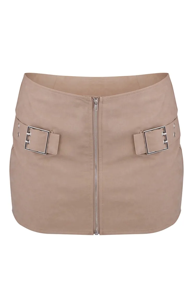 Micro-jupe taille basse en PU gris pierre à ceinture bouclées