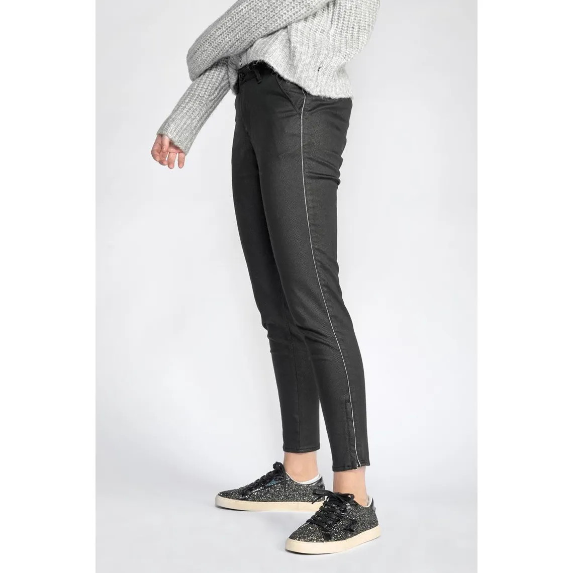 Pantalon chino NAJA noir en coton | 3 Suisses